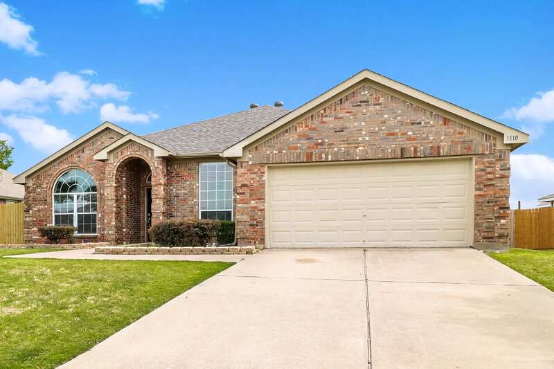 2,910/Mo, 1510 Whispering Oaks Dr Midlothian, TX 76065 External View