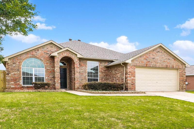 2,910/Mo, 1510 Whispering Oaks Dr Midlothian, TX 76065 Front View
