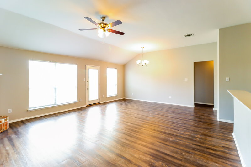 2,910/Mo, 1510 Whispering Oaks Dr Midlothian, TX 76065 Living Room View