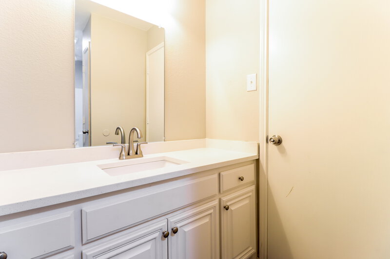 2,910/Mo, 1510 Whispering Oaks Dr Midlothian, TX 76065 Bathroom View
