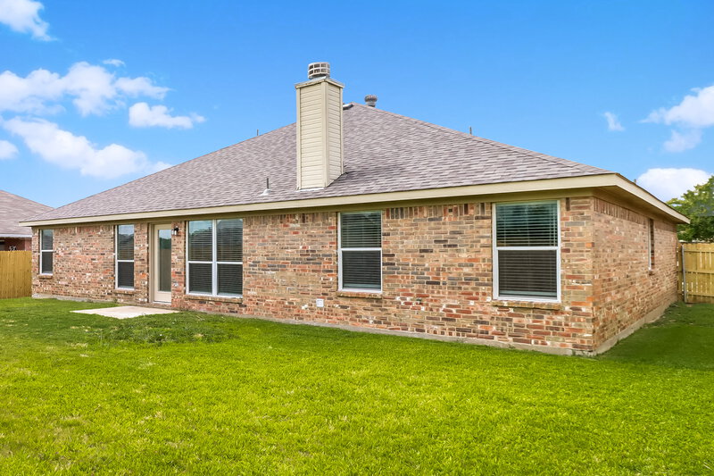 2,910/Mo, 1510 Whispering Oaks Dr Midlothian, TX 76065 Rear View