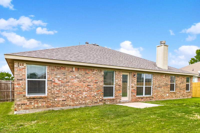 2,910/Mo, 1510 Whispering Oaks Dr Midlothian, TX 76065 Rear View 2