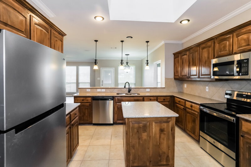 2,075/Mo, 10701 Hawks Landing Rd Haslet, TX 76052 Kitchen View 2