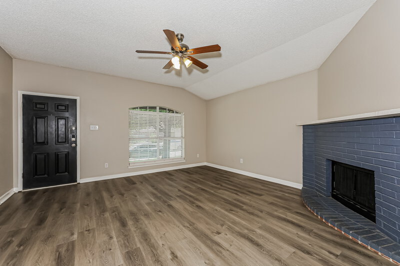 2,060/Mo, 621 Hollyberry Dr Mansfield, TX 76063 Living Room View 3