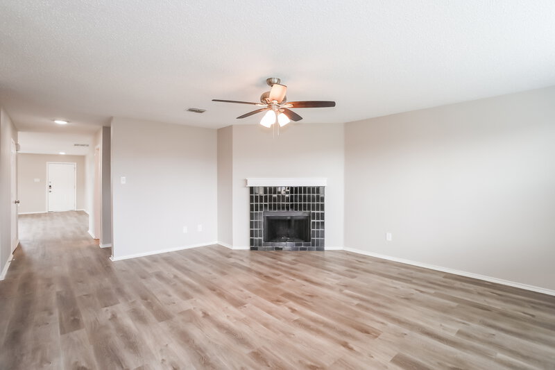 2,470/Mo, 3609 Butler Dr Denton, TX 76210 Living Room View 2