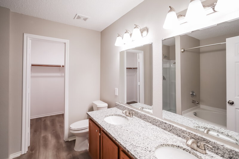 2,470/Mo, 3609 Butler Dr Denton, TX 76210 Main Bathroom View