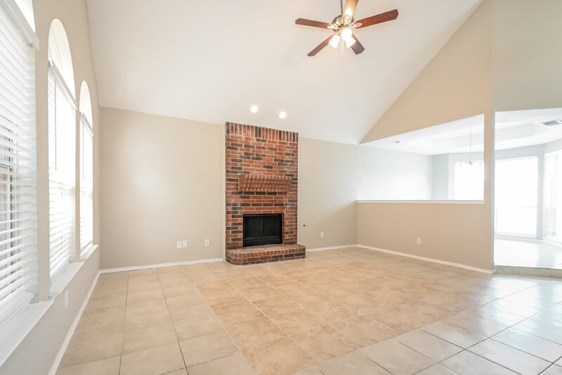 2,585/Mo, 907 Steadman Dr Cedar Hill, TX 75104 Living Room View