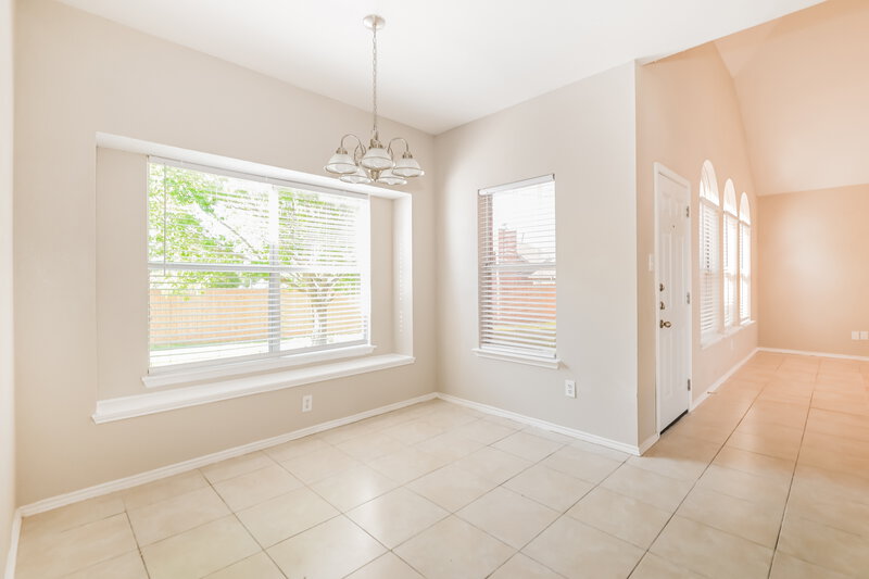 2,585/Mo, 907 Steadman Dr Cedar Hill, TX 75104 Breakfast Nook View 2