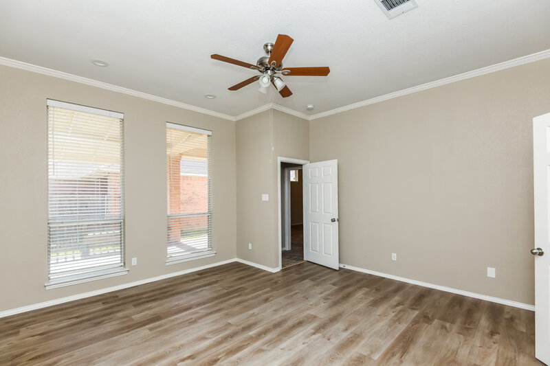 2,470/Mo, 4115 Crossgate Ct Arlington, TX 76016 Main Bedroom View