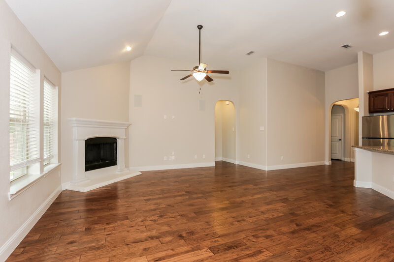 2,720/Mo, 417 Bentley Dr Midlothian, TX 76065 Living Room View