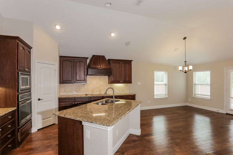 2,720/Mo, 417 Bentley Dr Midlothian, TX 76065 Kitchen View