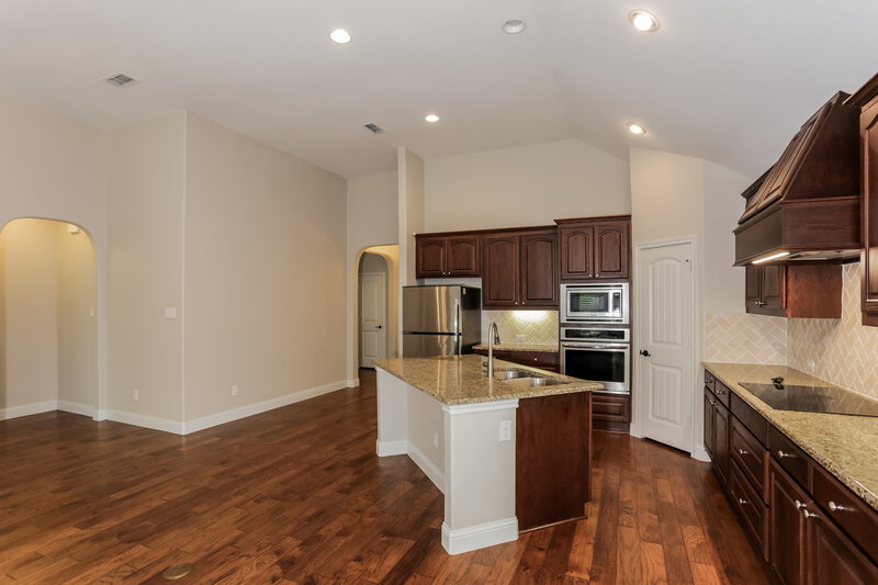 2,720/Mo, 417 Bentley Dr Midlothian, TX 76065 Kitchen View 2