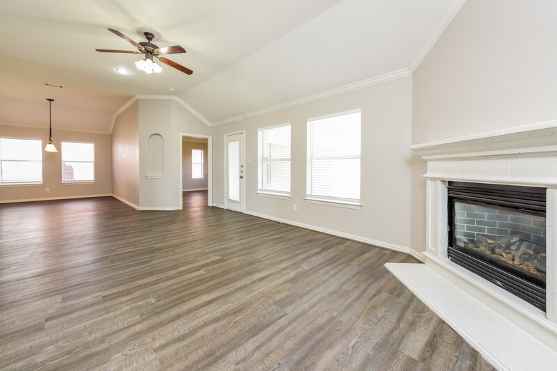 2,610/Mo, 4845 Bridle Path Way Fort Worth, TX 76244 Living Room View 2