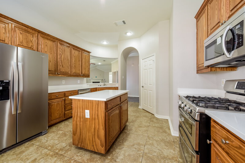 2,610/Mo, 4845 Bridle Path Way Fort Worth, TX 76244 Kitchen View 2