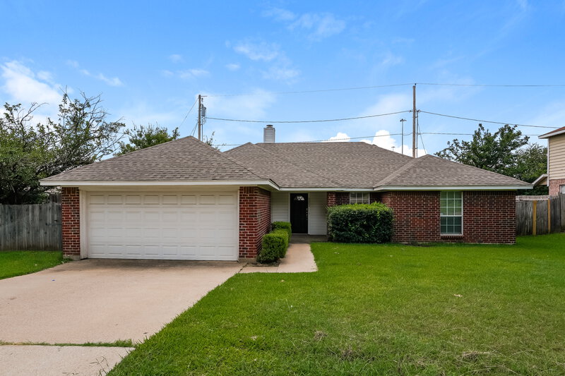 2,250/Mo, 6202 High Country Trl Arlington, TX 76016 External View