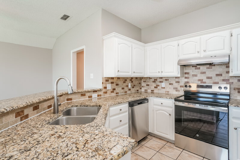 2,250/Mo, 6202 High Country Trl Arlington, TX 76016 Kitchen View