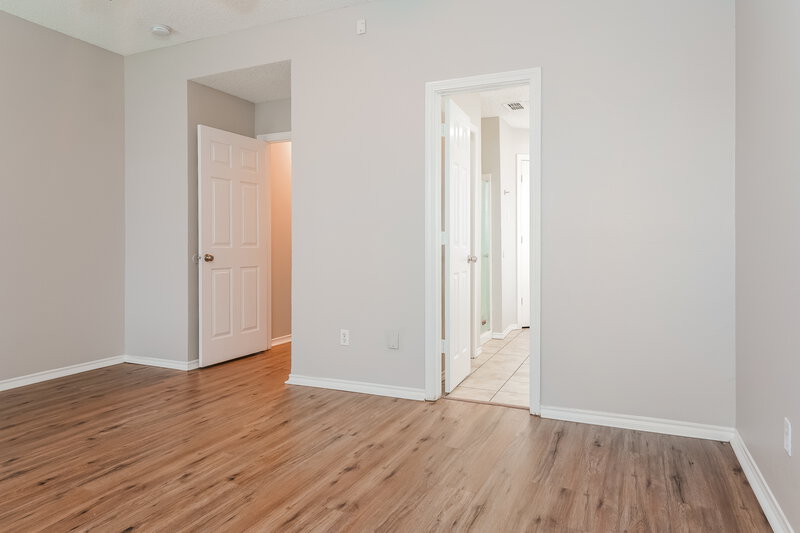 2,250/Mo, 6202 High Country Trl Arlington, TX 76016 Main Bedroom View 2