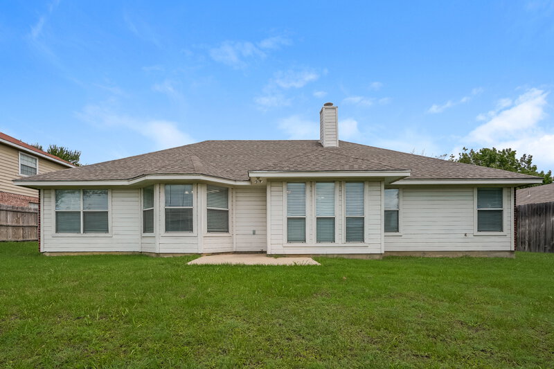 2,250/Mo, 6202 High Country Trl Arlington, TX 76016 Rear View