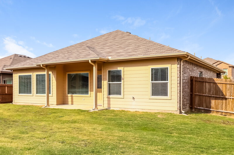 2,250/Mo, 5138 Mountain View Dr Krum, TX 76249 Rear View