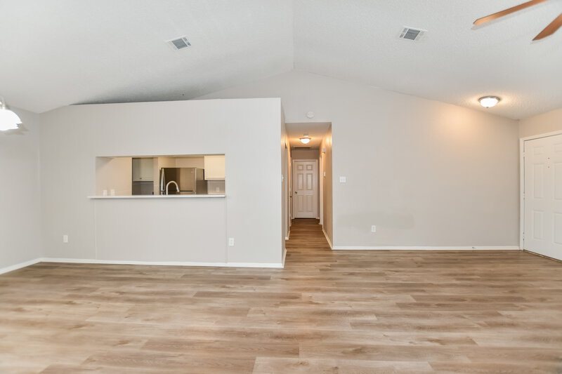 2,080/Mo, 122 Southerland Ave Mesquite, TX 75150 Living Room View 3