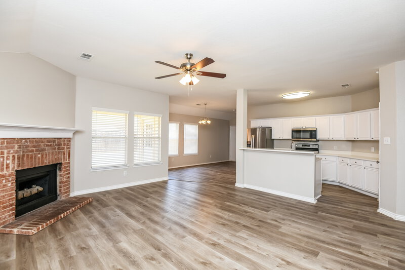 2,575/Mo, 1706 Country Crest Ln Mansfield, TX 76063 Living Room View 2