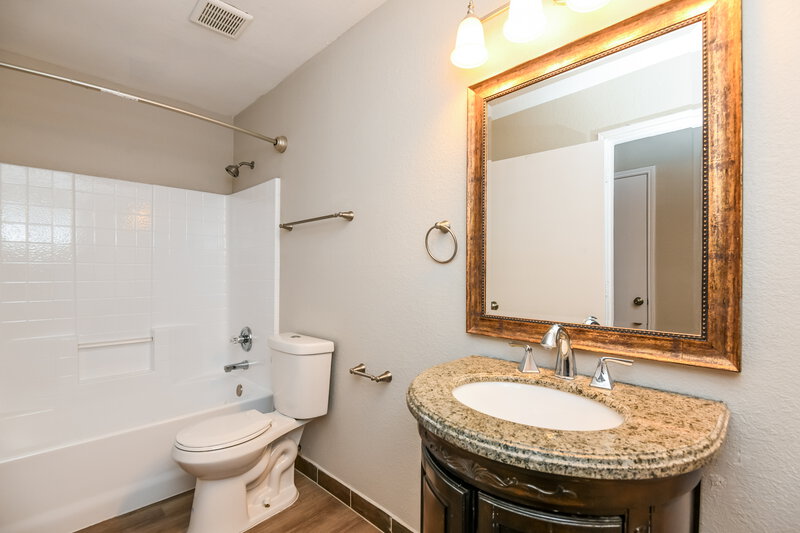 2,575/Mo, 1706 Country Crest Ln Mansfield, TX 76063 Bathroom View