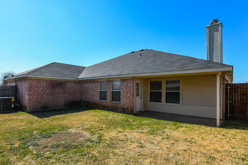 2,575/Mo, 1706 Country Crest Ln Mansfield, TX 76063 Rear View