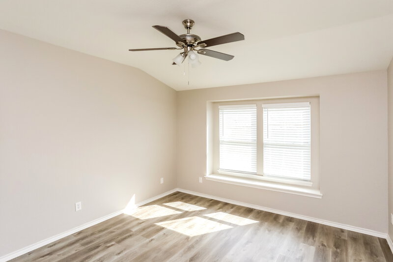 2,330/Mo, 712 Jennie Marie Cir Ferris, TX 75125 Main Bedroom View