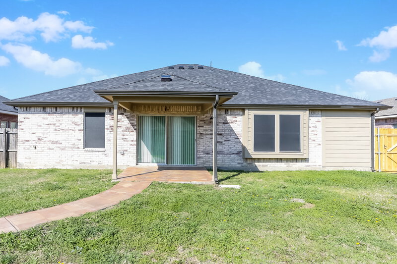 2,330/Mo, 712 Jennie Marie Cir Ferris, TX 75125 Rear View