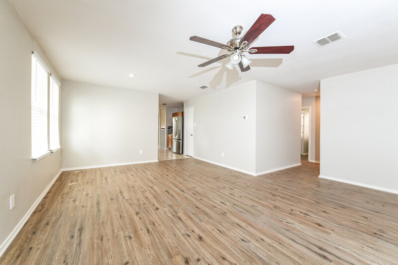 2,270/Mo, 1625 Baxter Springs Dr Justin, TX 76247 Living Room View 2