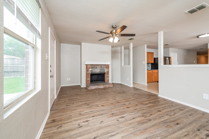 2,270/Mo, 1625 Baxter Springs Dr Justin, TX 76247 Living Room View 3