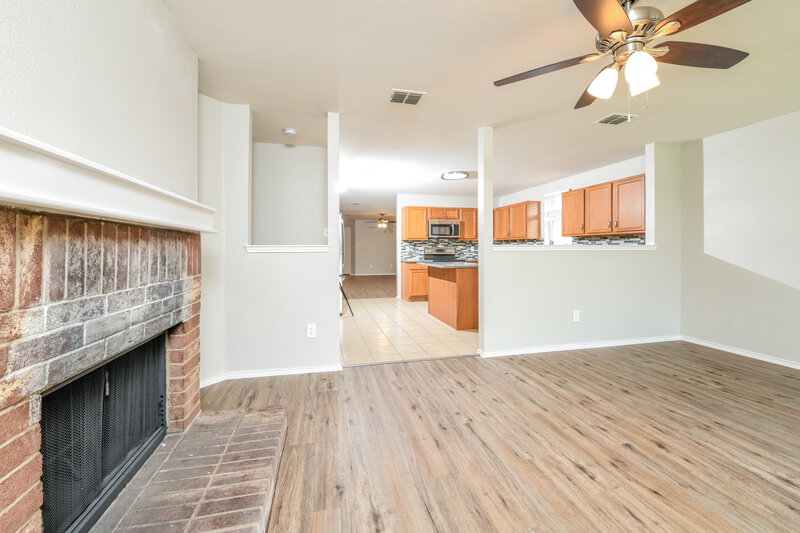 2,270/Mo, 1625 Baxter Springs Dr Justin, TX 76247 Living Room View 4