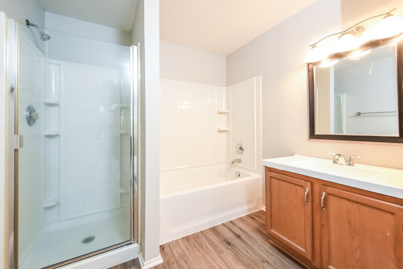 2,270/Mo, 1625 Baxter Springs Dr Justin, TX 76247 Bathroom View