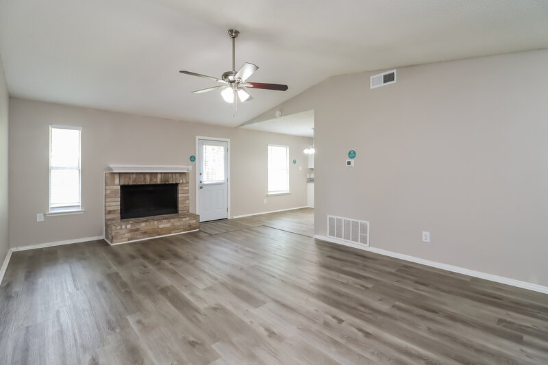 2,180/Mo, 609 Dayton Rd Mansfield, TX 76063 Living Room View 4