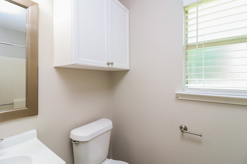 2,180/Mo, 609 Dayton Rd Mansfield, TX 76063 Main Bathroom View