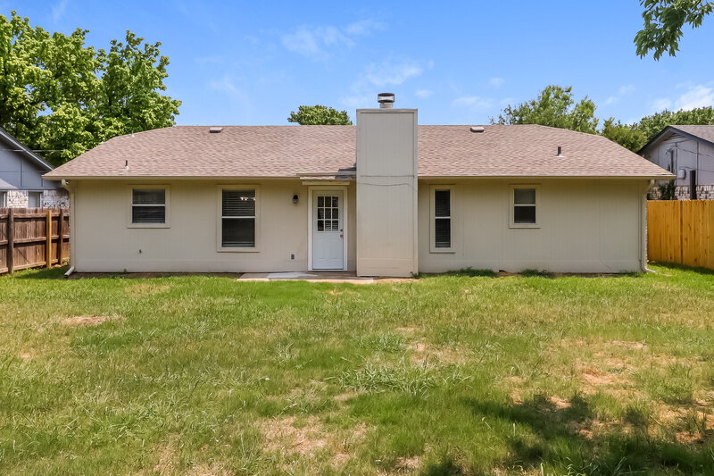 2,180/Mo, 609 Dayton Rd Mansfield, TX 76063 Rear View