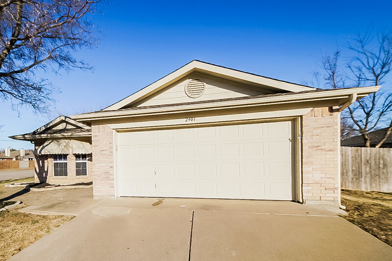 2,180/Mo, 2401 Yorba Linda Dr Fort Worth, TX 76108 Front View