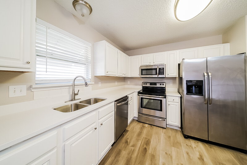 2,180/Mo, 2401 Yorba Linda Dr Fort Worth, TX 76108 Kitchen View