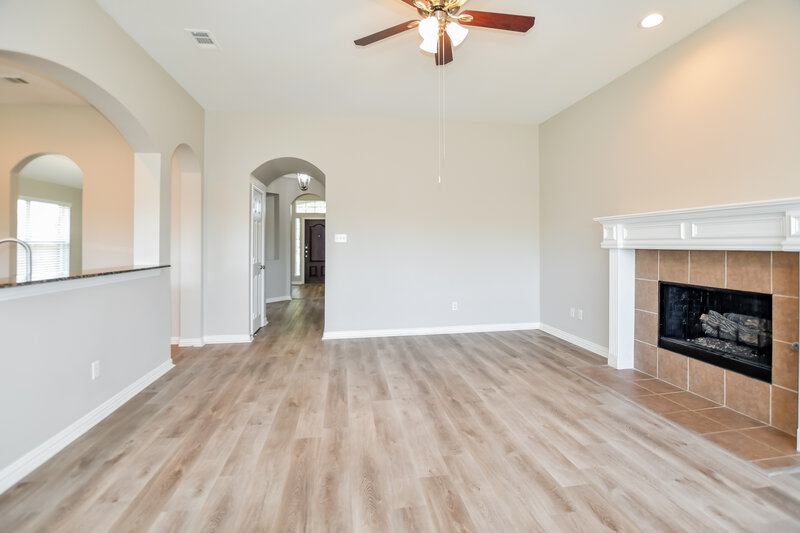 2,500/Mo, 107 Painted Trl Forney, TX 75126 Family Room View