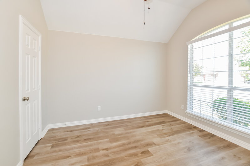 2,500/Mo, 107 Painted Trl Forney, TX 75126 Living Room View 2