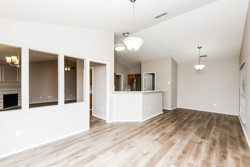 2,285/Mo, 6202 Pennsylvania Ave Arlington, TX 76017 Family Room View 2