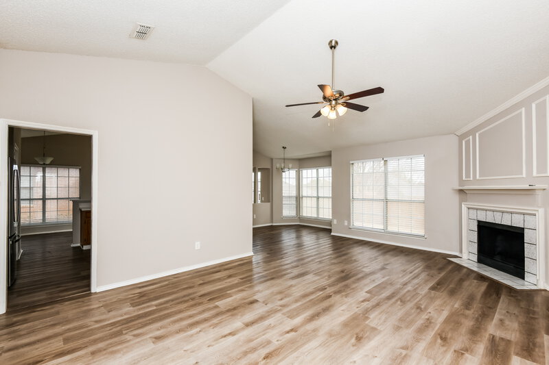 2,285/Mo, 6202 Pennsylvania Ave Arlington, TX 76017 Family Room View 3