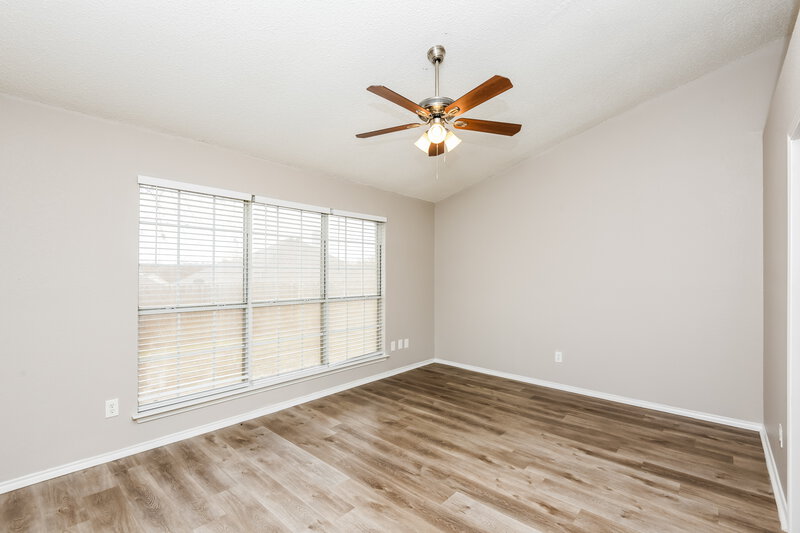 2,285/Mo, 6202 Pennsylvania Ave Arlington, TX 76017 Main Bedroom View 2