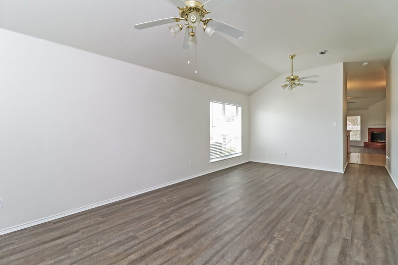 2,290/Mo, 1001 Caleb St Burleson, TX 76028 Misc View 3