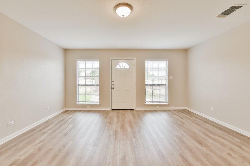 2,285/Mo, 1616 Cayman Cir Plano, TX 75025 Living Room View