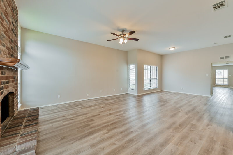 2,285/Mo, 1616 Cayman Cir Plano, TX 75025 Living Room View 3