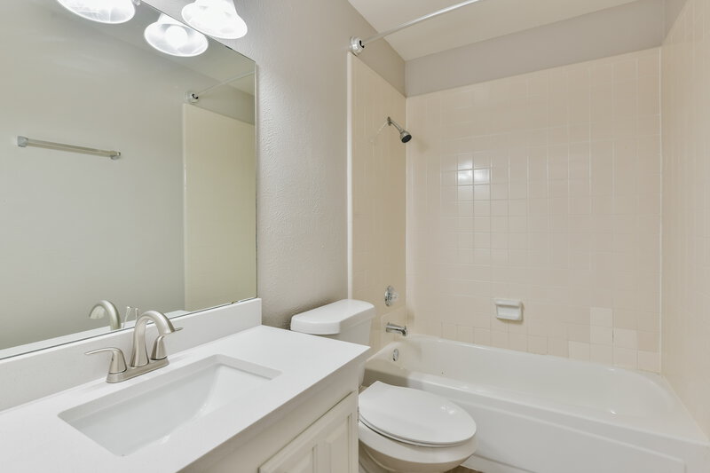 2,285/Mo, 1616 Cayman Cir Plano, TX 75025 Bathroom View