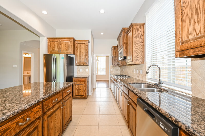 2,750/Mo, 1224 Wedgewood Dr Forney, TX 75126 Kitchen View 2