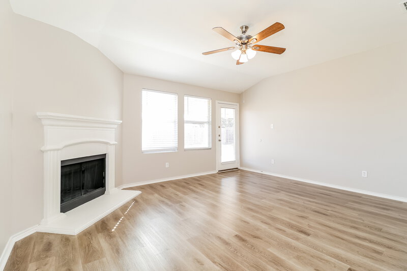 2,185/Mo, 627 Berry Trl Forney, TX 75126 Family Room View 2