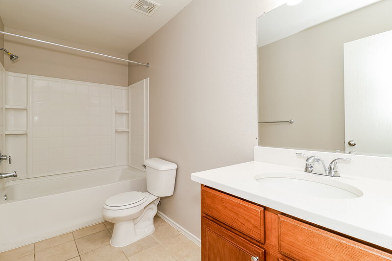 2,185/Mo, 627 Berry Trl Forney, TX 75126 Bathroom View